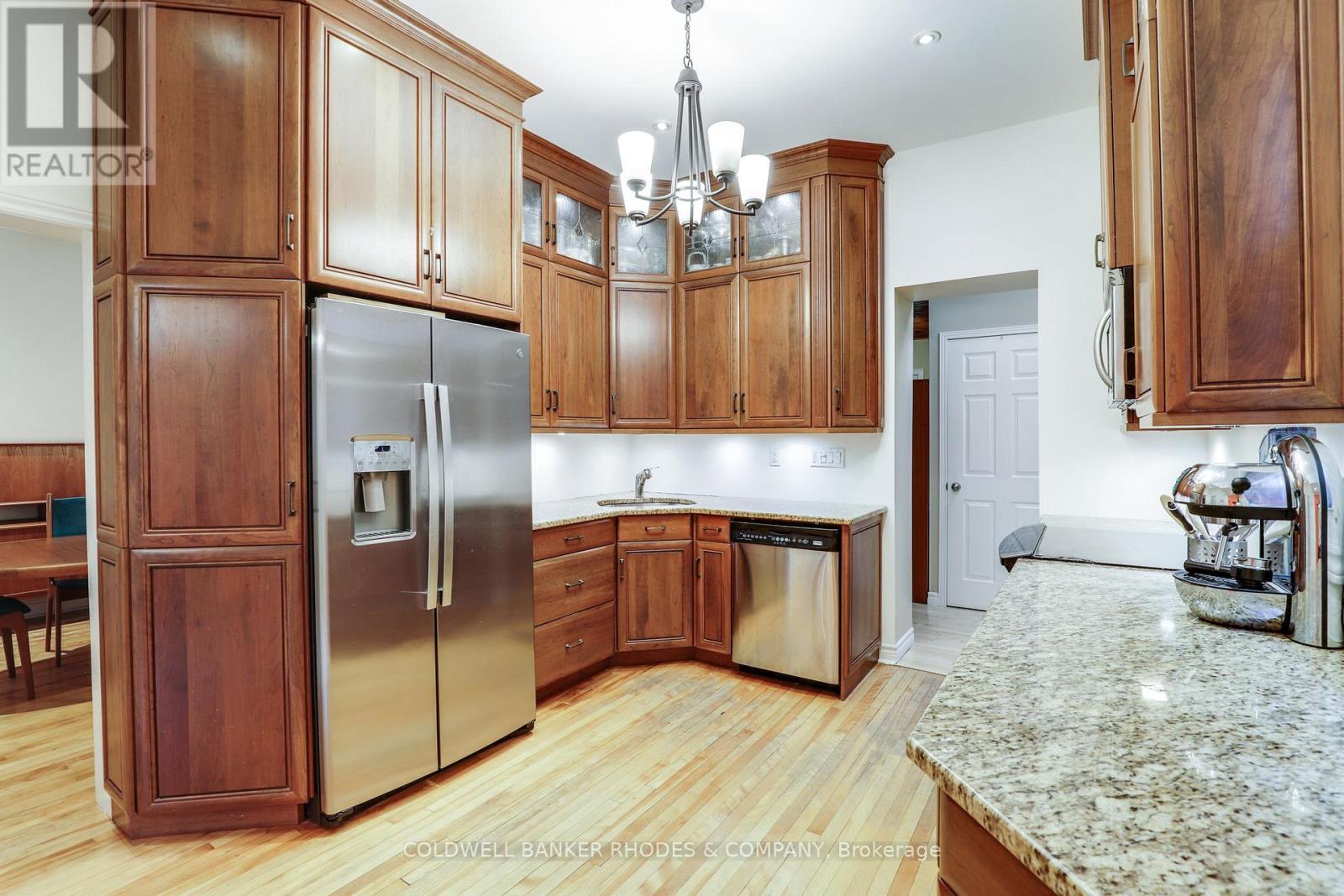 144 Mcleod Street, Ottawa, Ontario  K2P 0Z7 - Photo 15 - X12515290