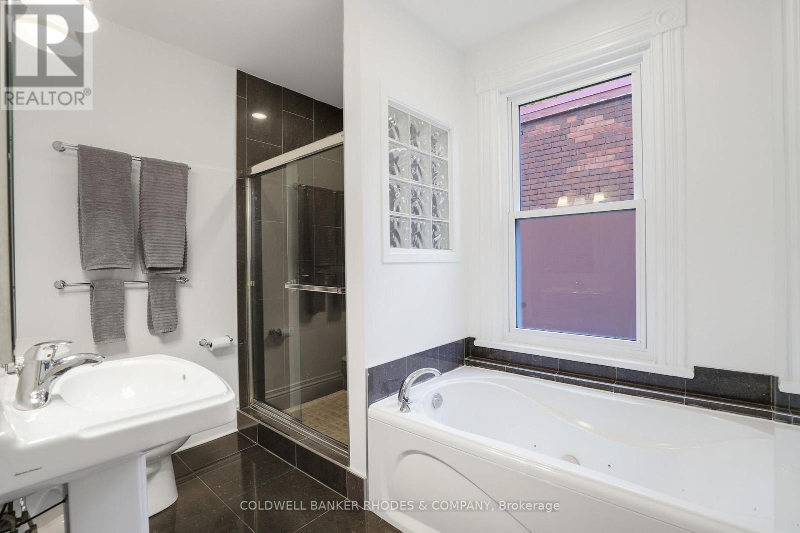 144 Mcleod Street, Ottawa, Ontario  K2P 0Z7 - Photo 24 - X12515290