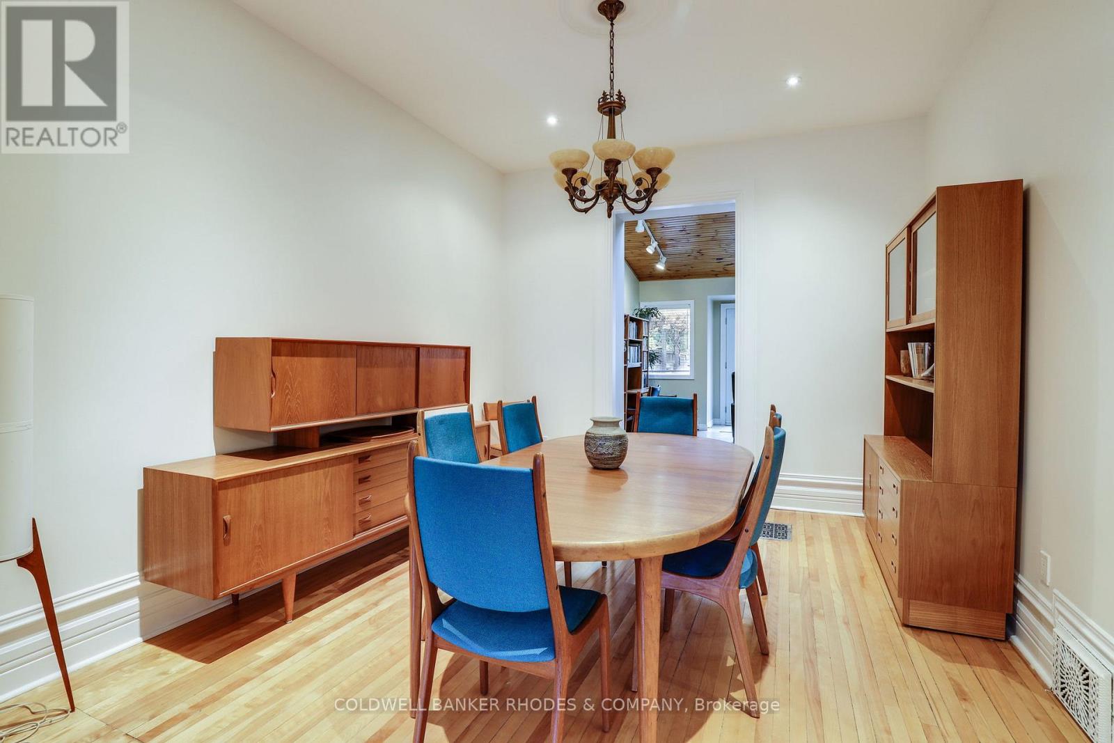 144 Mcleod Street, Ottawa, Ontario  K2P 0Z7 - Photo 9 - X12515290