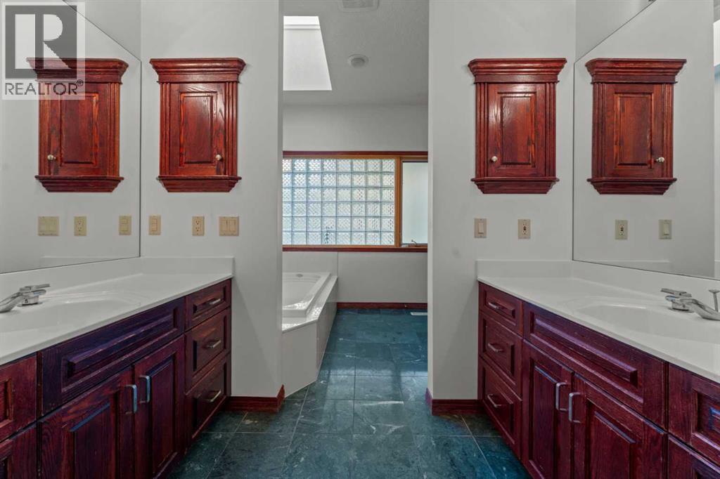 28 Slopes Grove Sw, Calgary, Alberta  T3H 3Y6 - Photo 14 - A2254464