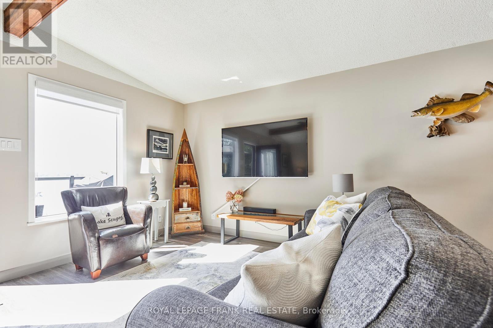 26 Wakeford Road, Kawartha Lakes, Ontario  K0M 2C0 - Photo 8 - X12407888