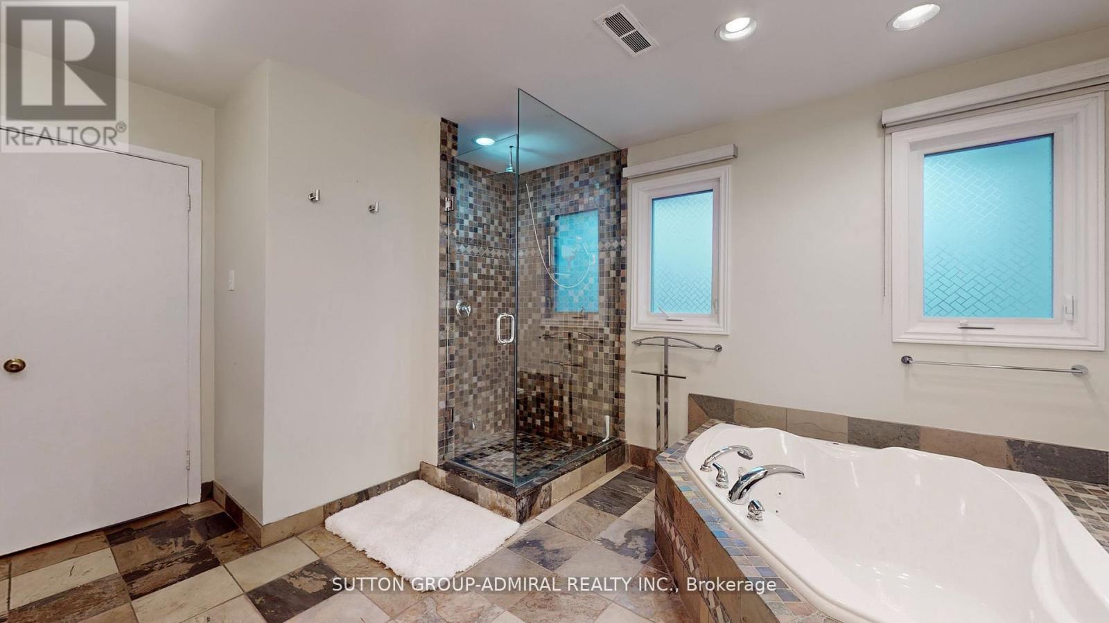 8 Mead Court, Toronto, Ontario  M2L 1A6 - Photo 25 - C12515238