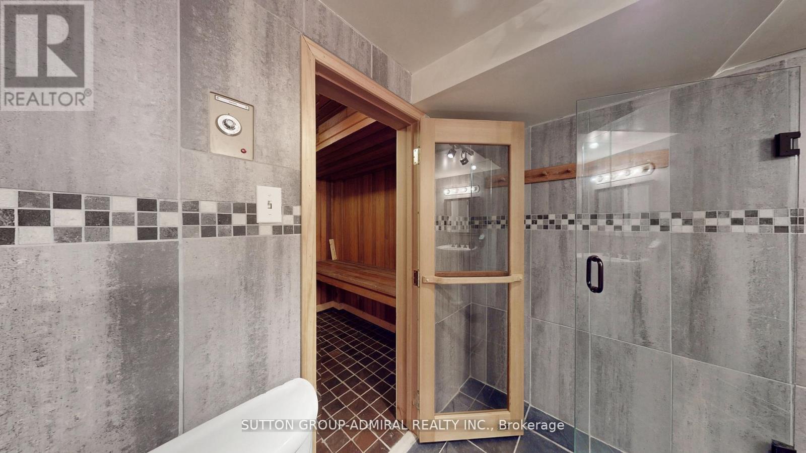 8 Mead Court, Toronto, Ontario  M2L 1A6 - Photo 35 - C12515238