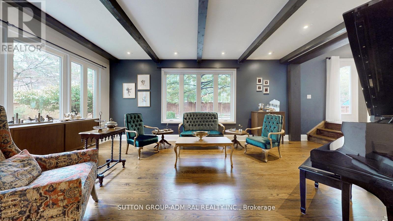 8 Mead Court, Toronto, Ontario  M2L 1A6 - Photo 7 - C12515238