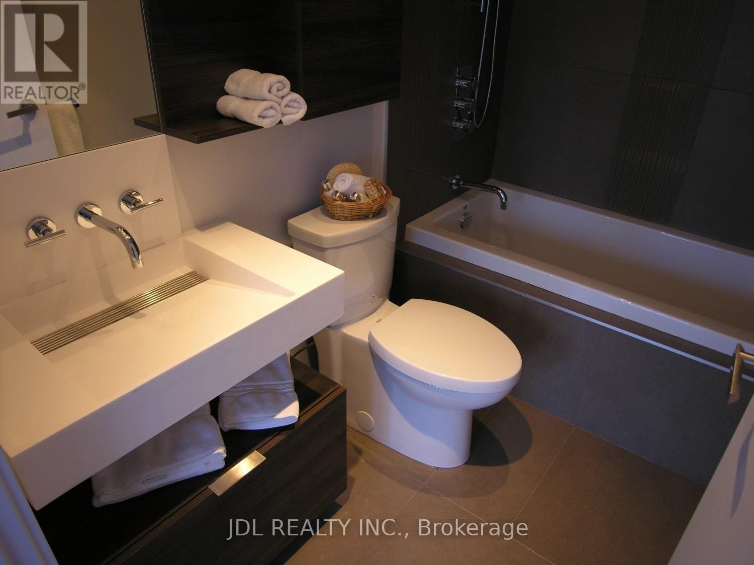 905 - 5 St Joseph Street, Toronto, Ontario  M4Y 0B6 - Photo 4 - C12515276