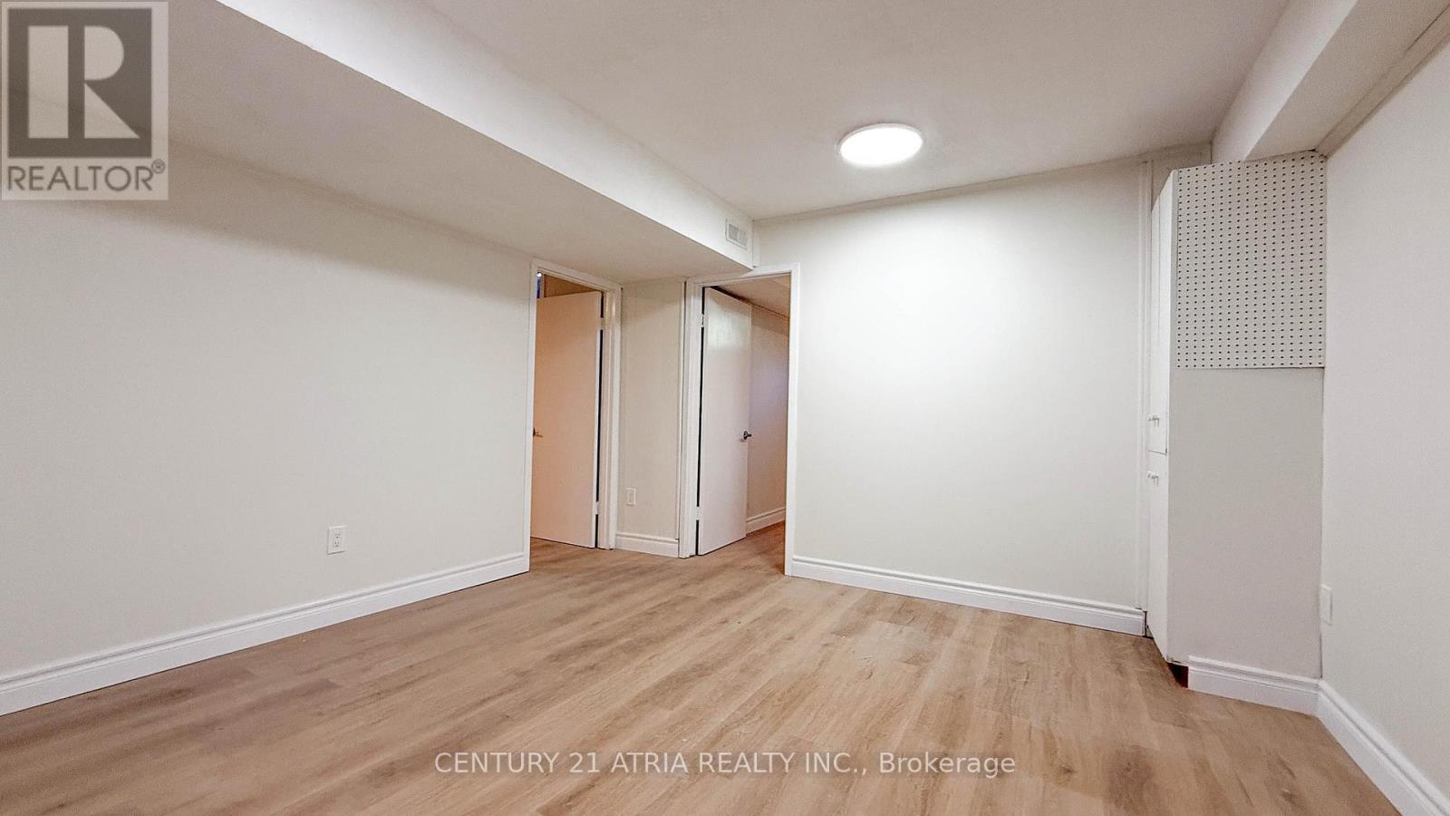 151 Fenn Avenue, Toronto, Ontario  M2P 1X8 - Photo 2 - C12515278