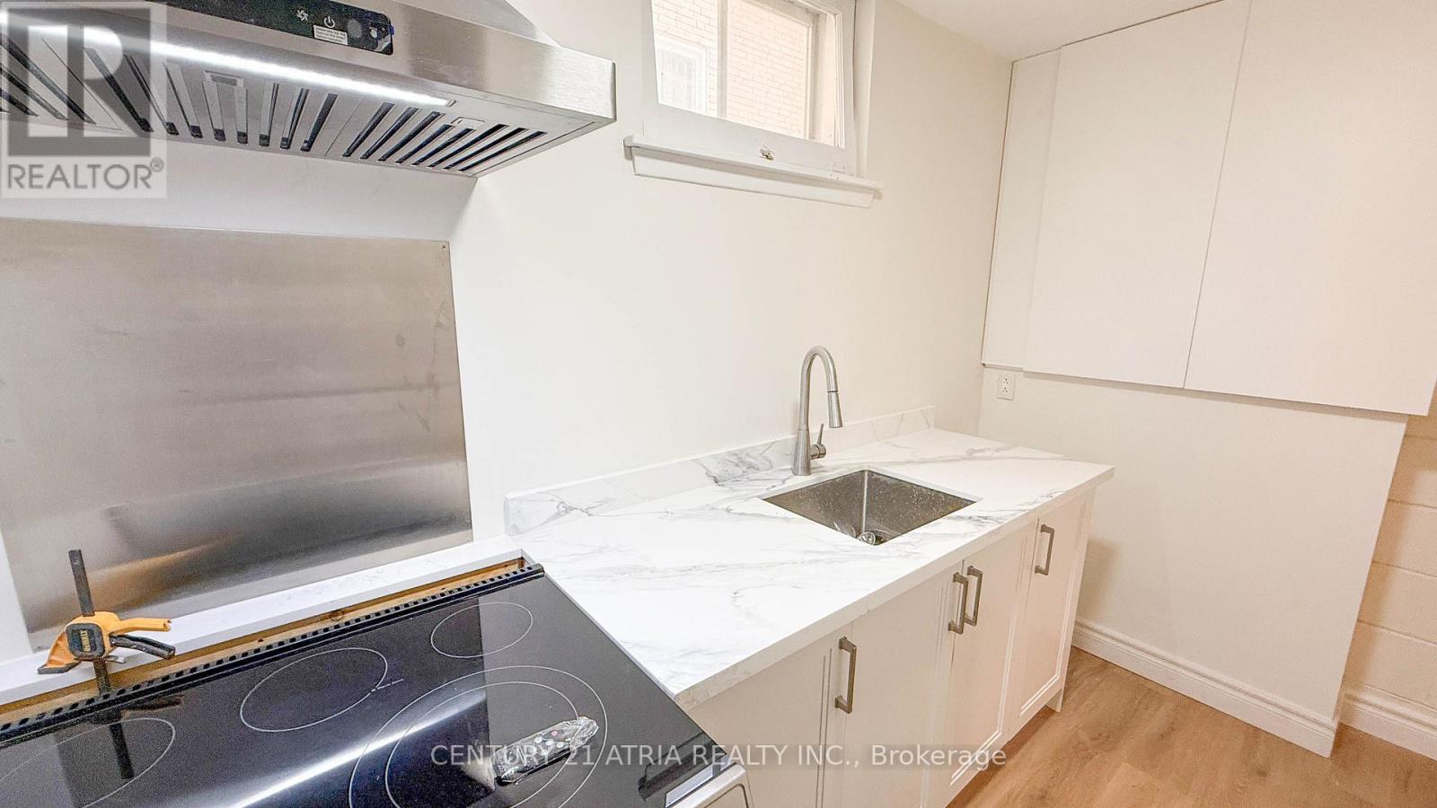 151 Fenn Avenue, Toronto, Ontario  M2P 1X8 - Photo 6 - C12515278