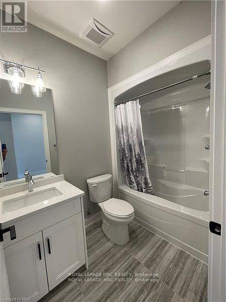 9 - 24 Grapeview Drive, St. Catharines, Ontario  L2S 2W5 - Photo 11 - X12515270