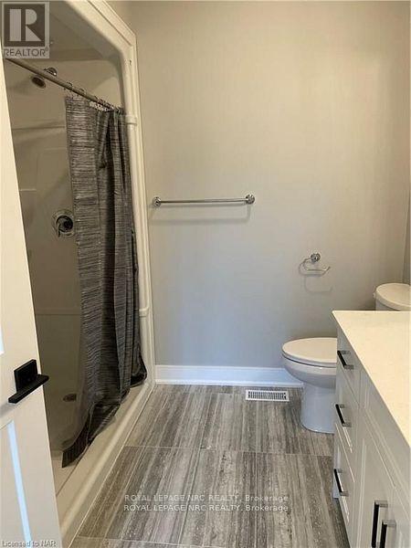 9 - 24 Grapeview Drive, St. Catharines, Ontario  L2S 2W5 - Photo 17 - X12515270