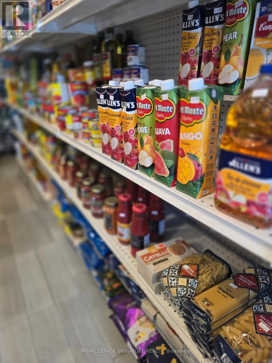 452 Kingston Road, Toronto, Ontario  M4L 1V3 - Photo 10 - E12515242