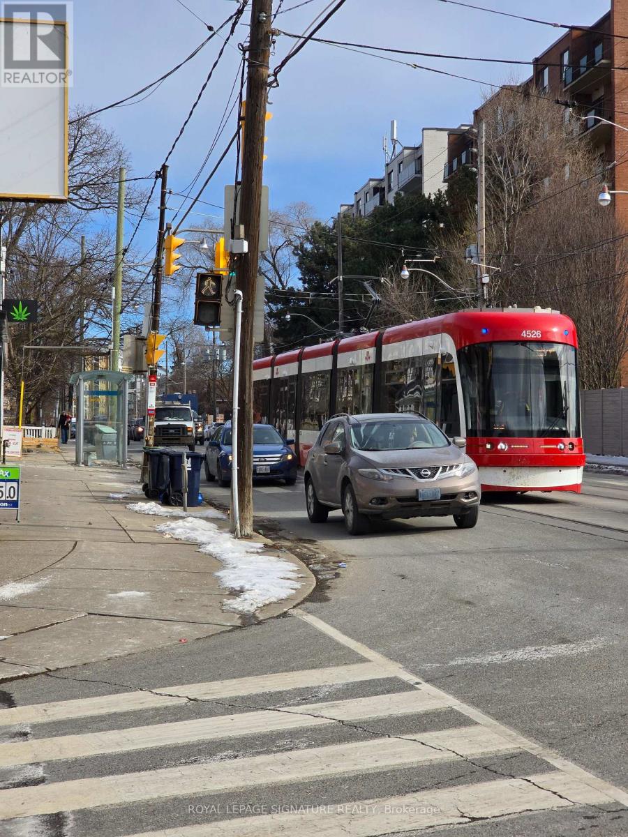 452 Kingston Road, Toronto, Ontario  M4L 1V3 - Photo 5 - E12515242