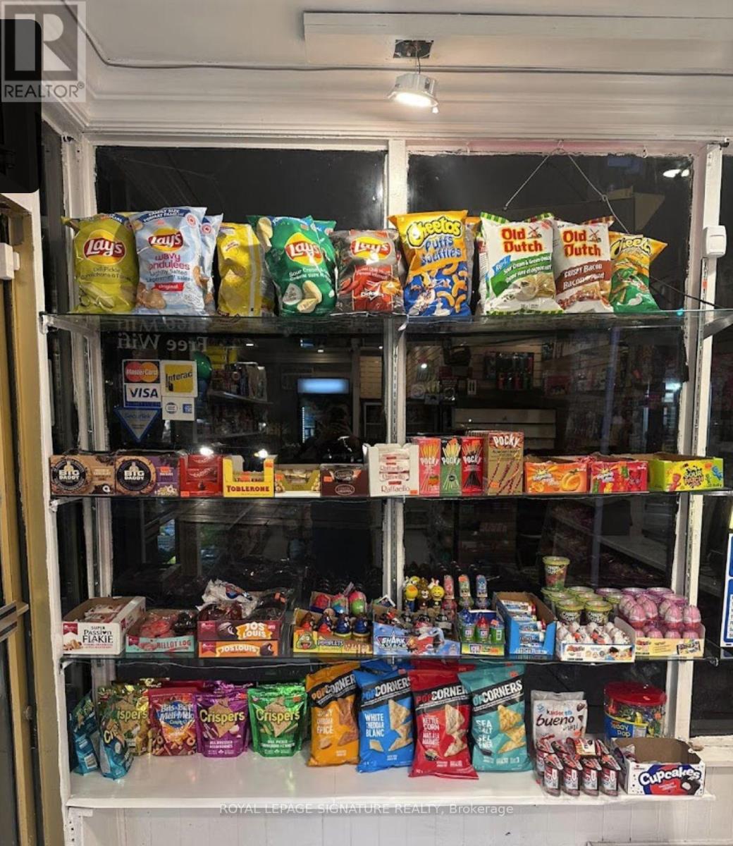 452 Kingston Road, Toronto, Ontario  M4L 1V3 - Photo 7 - E12515242