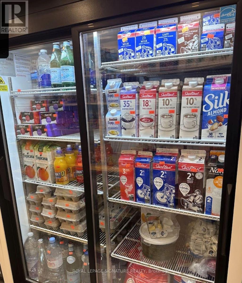 452 Kingston Road, Toronto, Ontario  M4L 1V3 - Photo 8 - E12515242