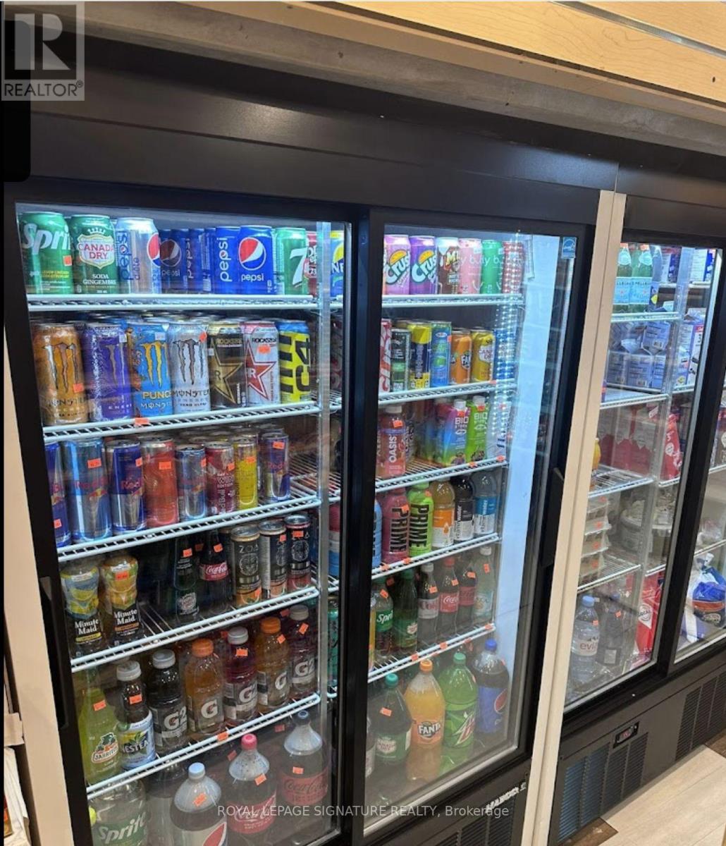 452 Kingston Road, Toronto, Ontario  M4L 1V3 - Photo 9 - E12515242