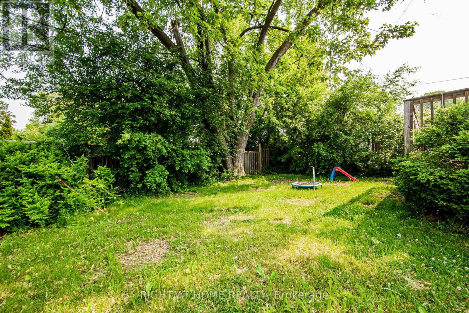 32 Florens Avenue, Toronto, Ontario  M1L 1R6 - Photo 25 - E12515250