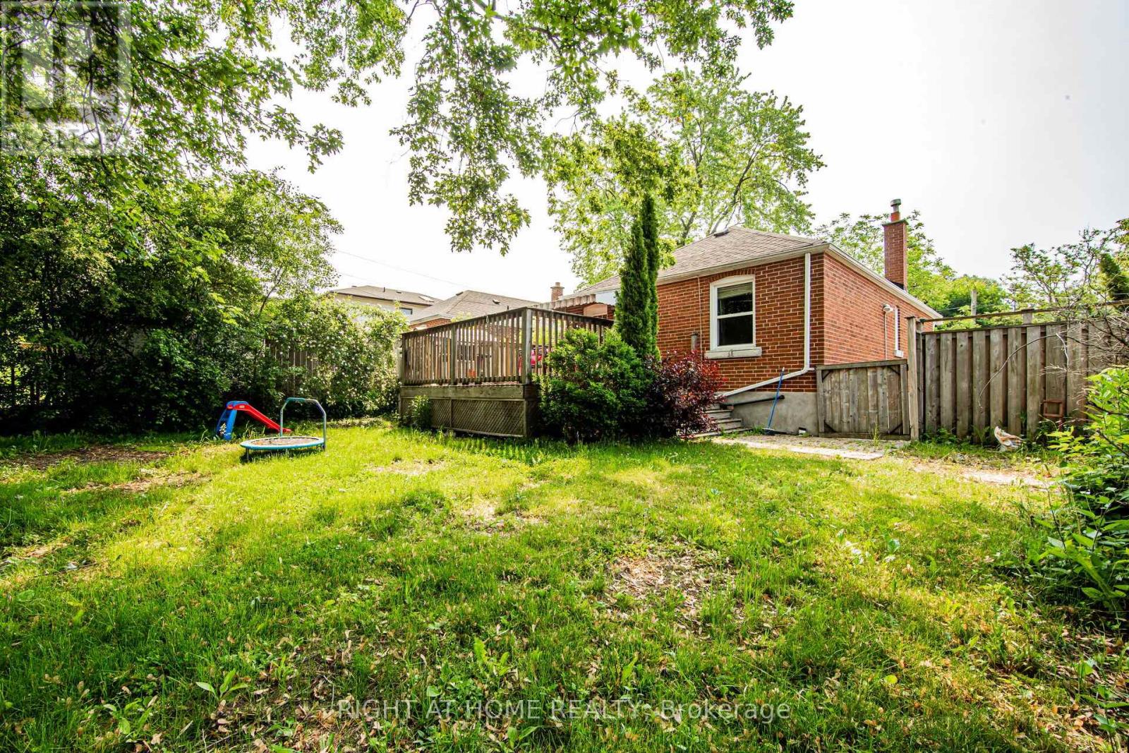 32 Florens Avenue, Toronto, Ontario  M1L 1R6 - Photo 26 - E12515250
