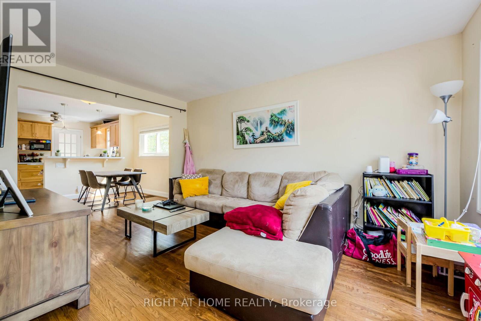 32 Florens Avenue, Toronto, Ontario  M1L 1R6 - Photo 9 - E12515250