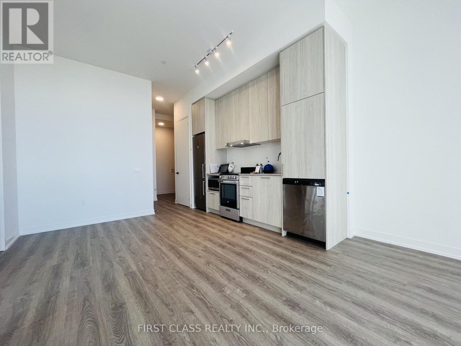 615 - 195 Commerce Street, Vaughan, Ontario  L4K 0P9 - Photo 11 - N12515224