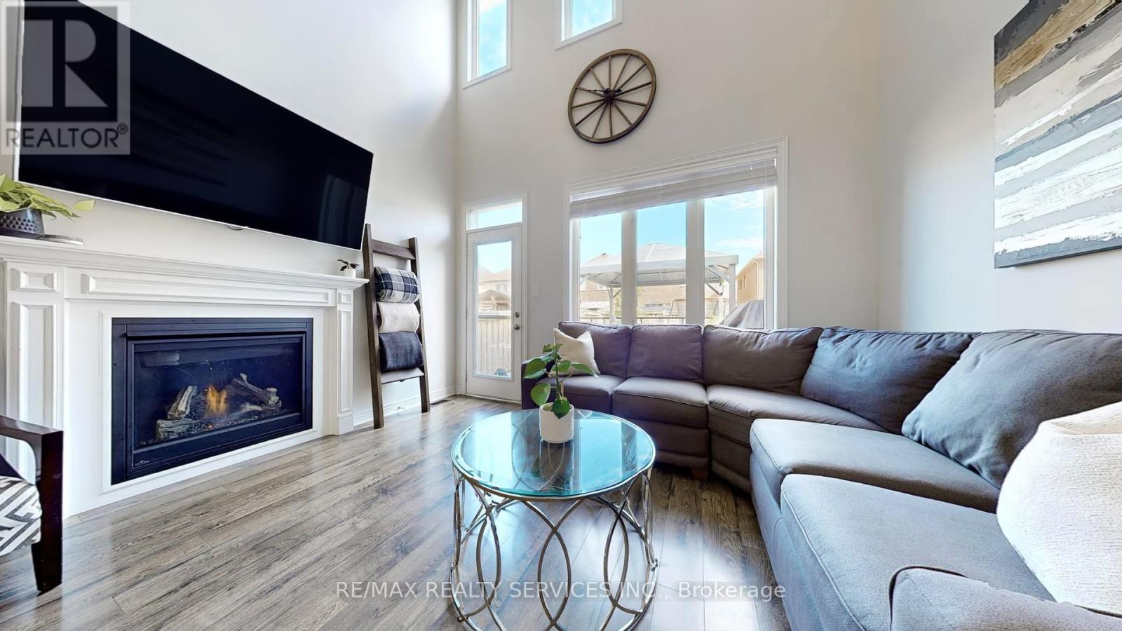 12 Mccabe Lane, New Tecumseth, Ontario  L0G 1W0 - Photo 5 - N12515264