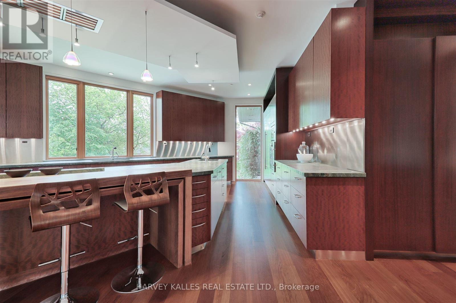 89 Kingsway Crescent, Toronto, Ontario  M8X 2R8 - Photo 13 - W12515228