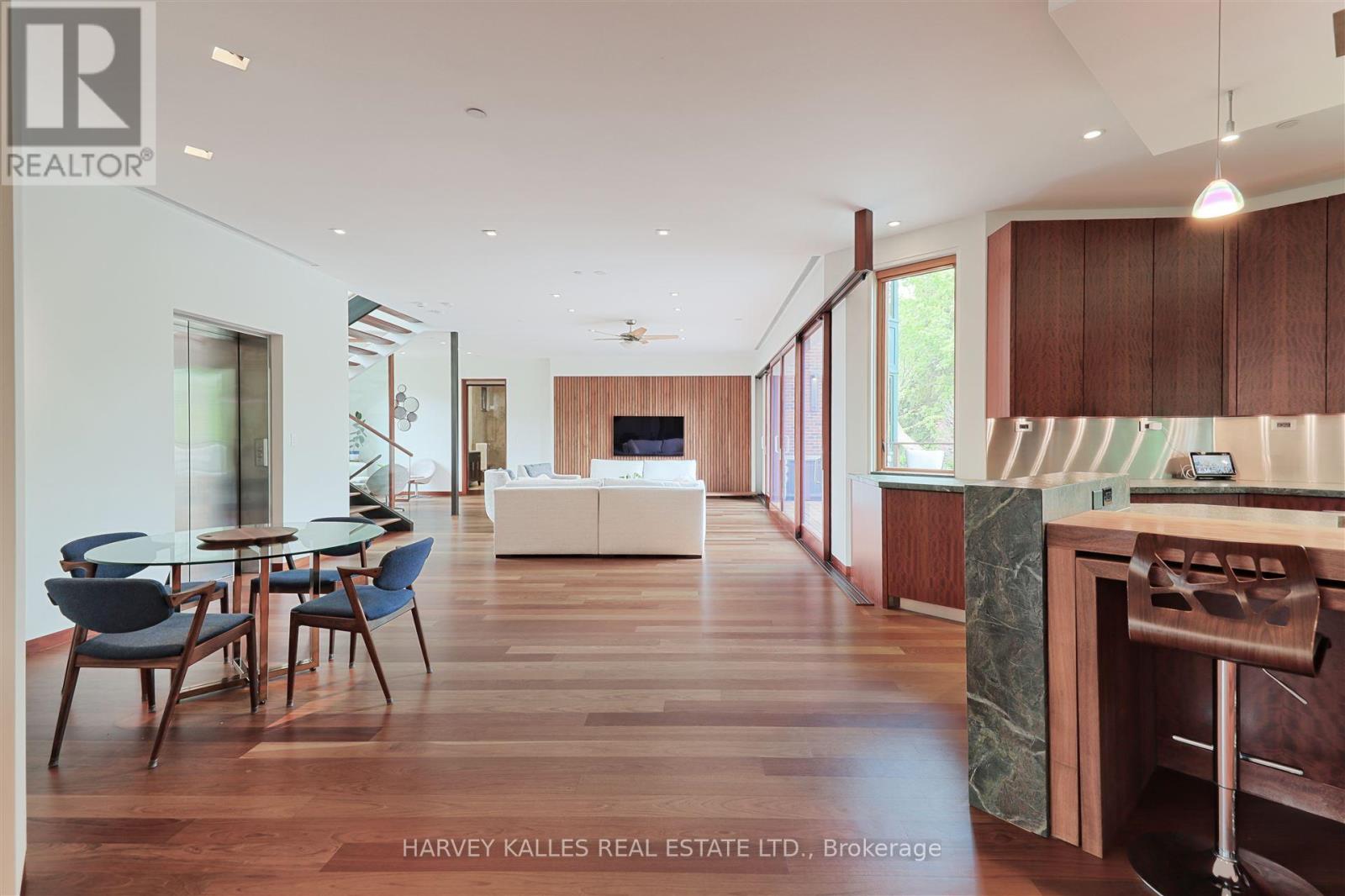 89 Kingsway Crescent, Toronto, Ontario  M8X 2R8 - Photo 15 - W12515228