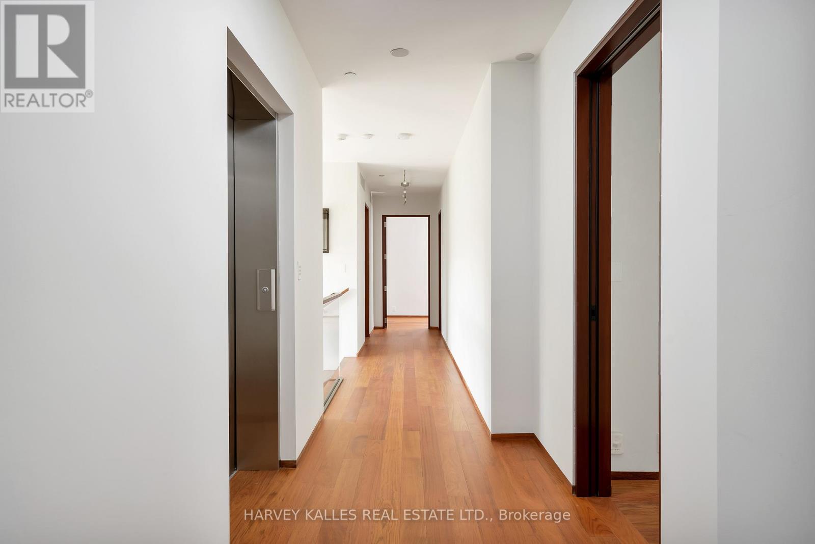 89 Kingsway Crescent, Toronto, Ontario  M8X 2R8 - Photo 20 - W12515228