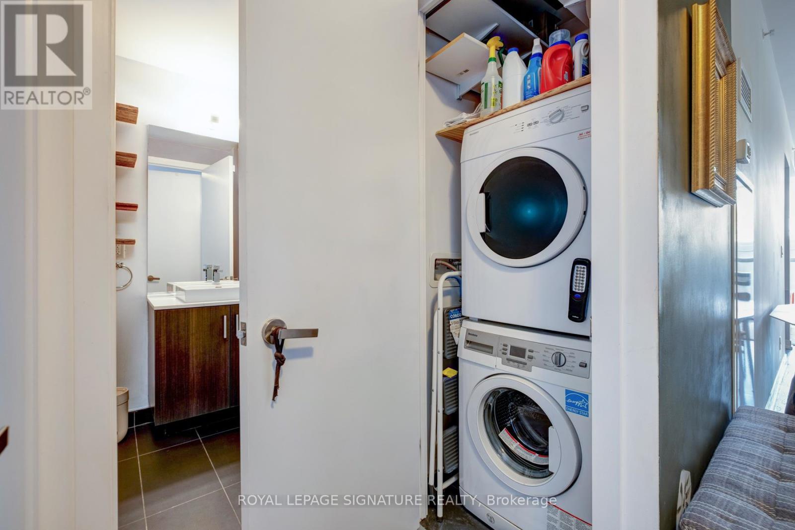 410 - 36 Howard Park Avenue, Toronto, Ontario  M6R 0A5 - Photo 13 - W12515230