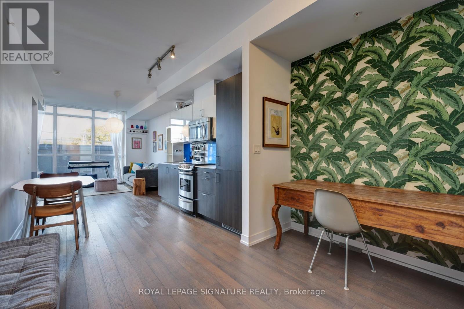 410 - 36 Howard Park Avenue, Toronto, Ontario  M6R 0A5 - Photo 2 - W12515230