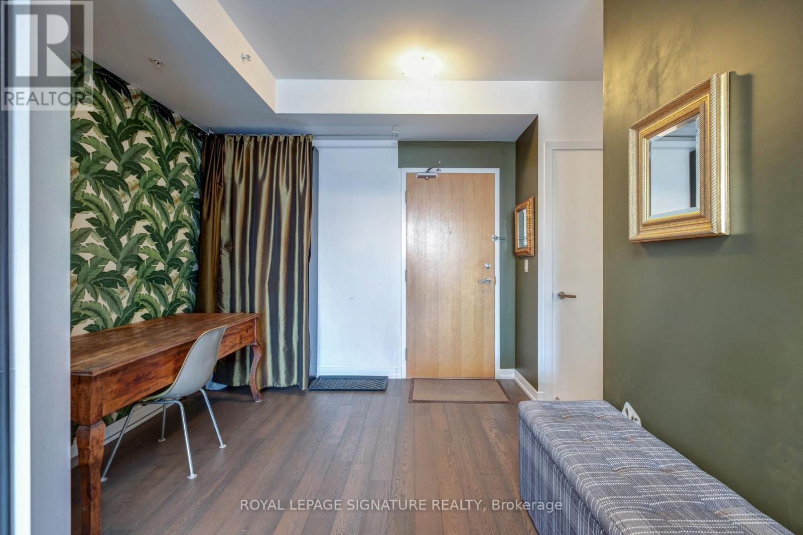 410 - 36 Howard Park Avenue, Toronto, Ontario  M6R 0A5 - Photo 3 - W12515230