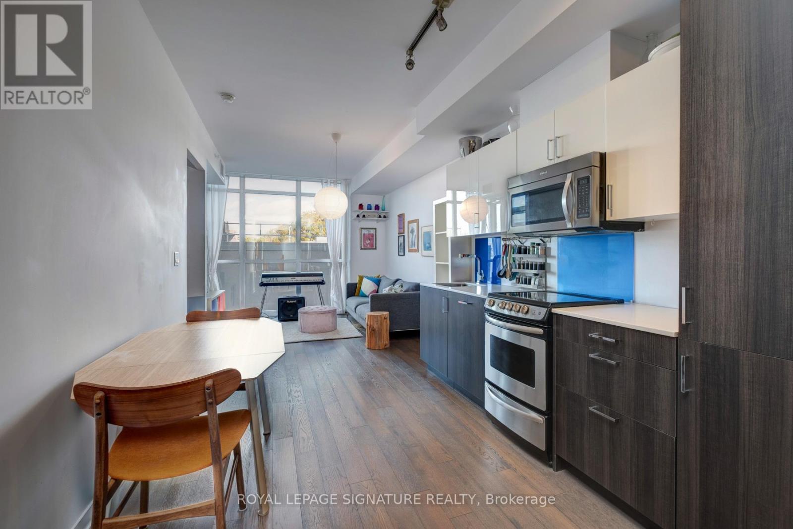 410 - 36 Howard Park Avenue, Toronto, Ontario  M6R 0A5 - Photo 4 - W12515230