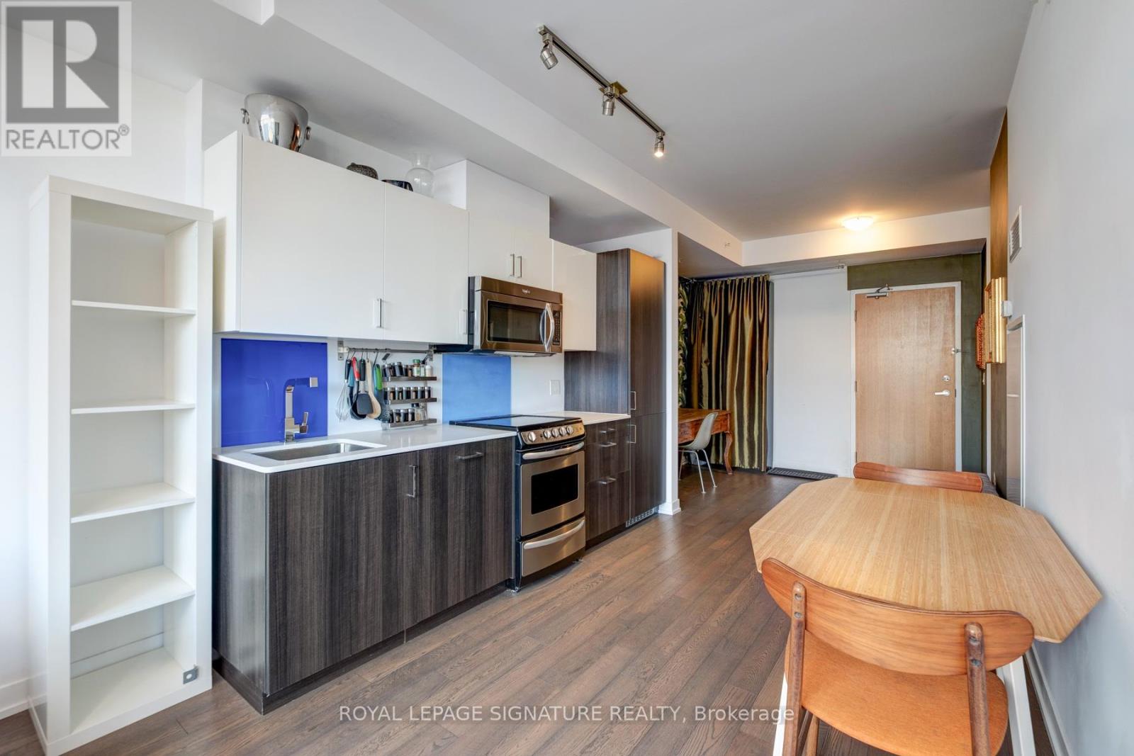 410 - 36 Howard Park Avenue, Toronto, Ontario  M6R 0A5 - Photo 5 - W12515230