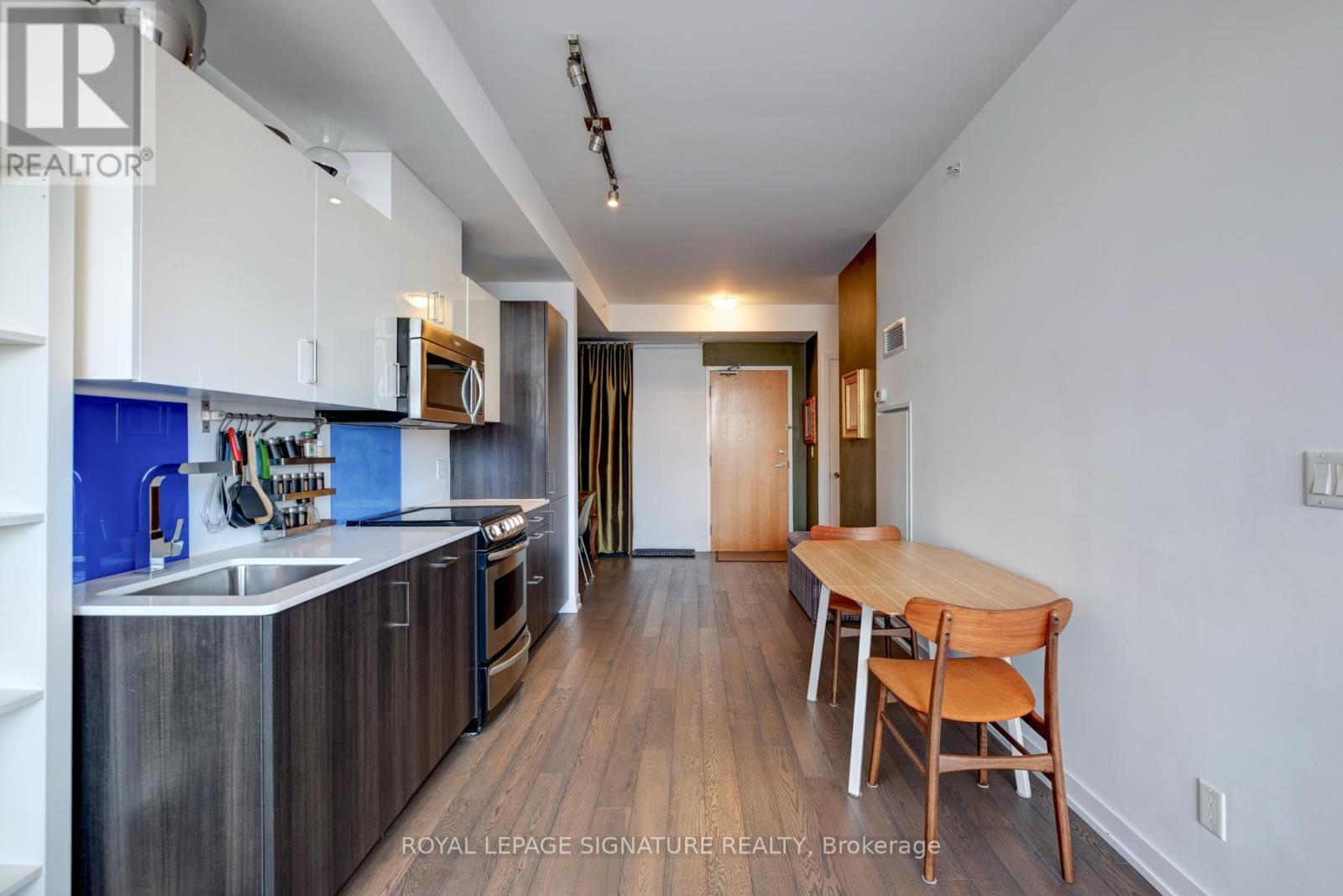 410 - 36 Howard Park Avenue, Toronto, Ontario  M6R 0A5 - Photo 6 - W12515230