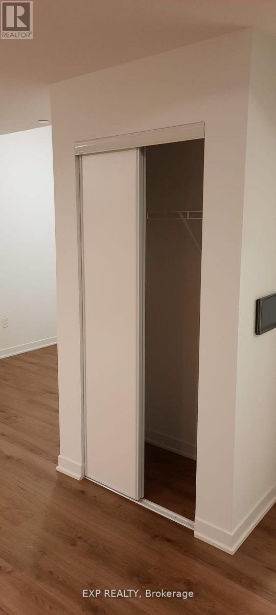 525 - 395 Dundas Street W, Oakville, Ontario L6M 5R8 - Photo 12 - W12515260