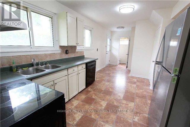 43 Council Crescent, Toronto, Ontario  M3J 1J5 - Photo 5 - W12515272