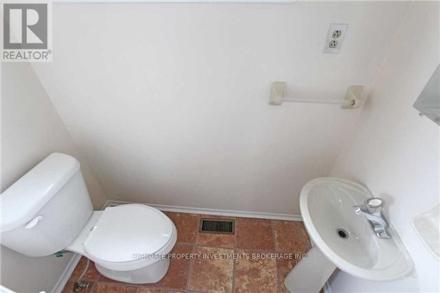 43 Council Crescent, Toronto, Ontario  M3J 1J5 - Photo 7 - W12515272