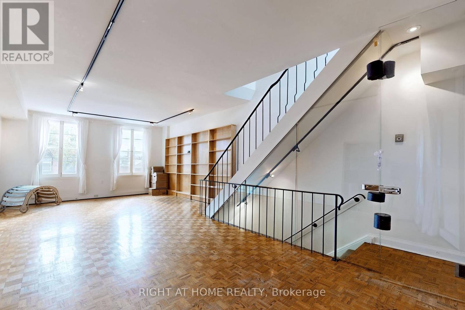 394 King Street E, Toronto, Ontario  M5A 1K9 - Photo 19 - C12449684