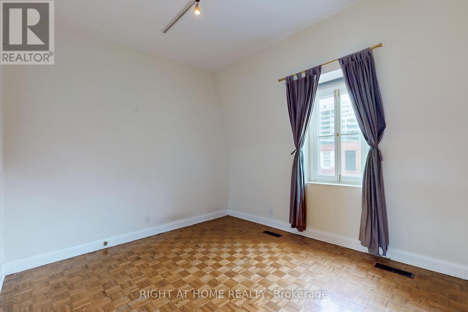 394 King Street E, Toronto, Ontario  M5A 1K9 - Photo 35 - C12449684