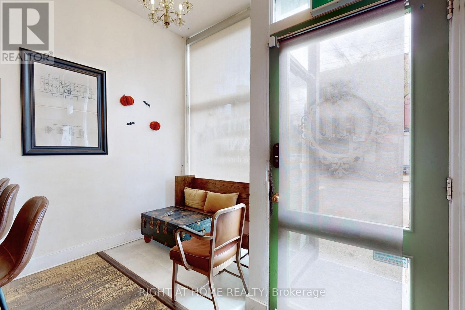 394 King Street E, Toronto, Ontario  M5A 1K9 - Photo 9 - C12449684