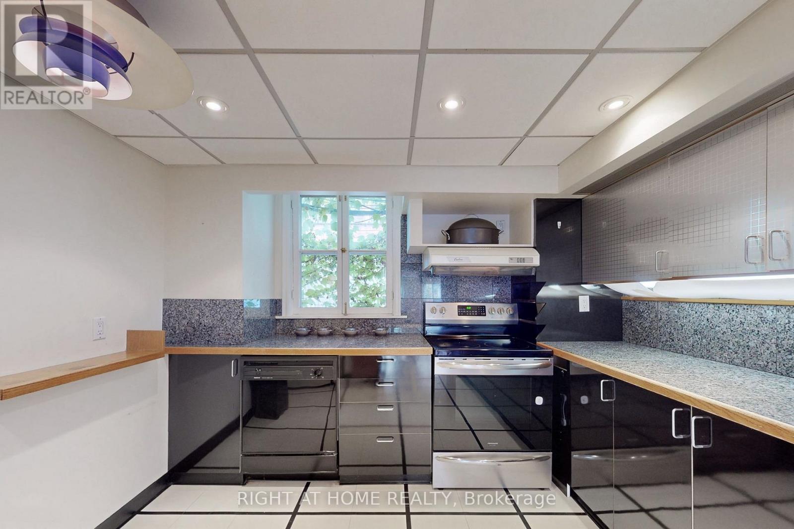 394 King Street E, Toronto, Ontario  M5A 1K9 - Photo 29 - C12450287