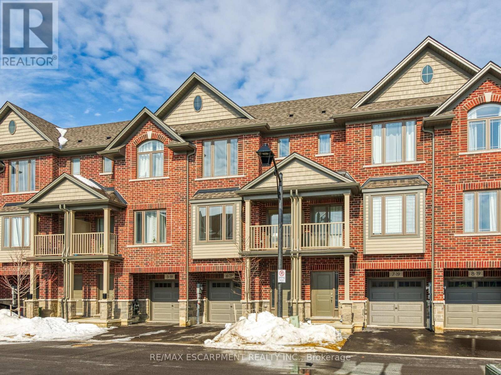 6 - 19 Picardy Drive, Hamilton, Ontario  L8J 0M7 - Photo 4 - X12515256