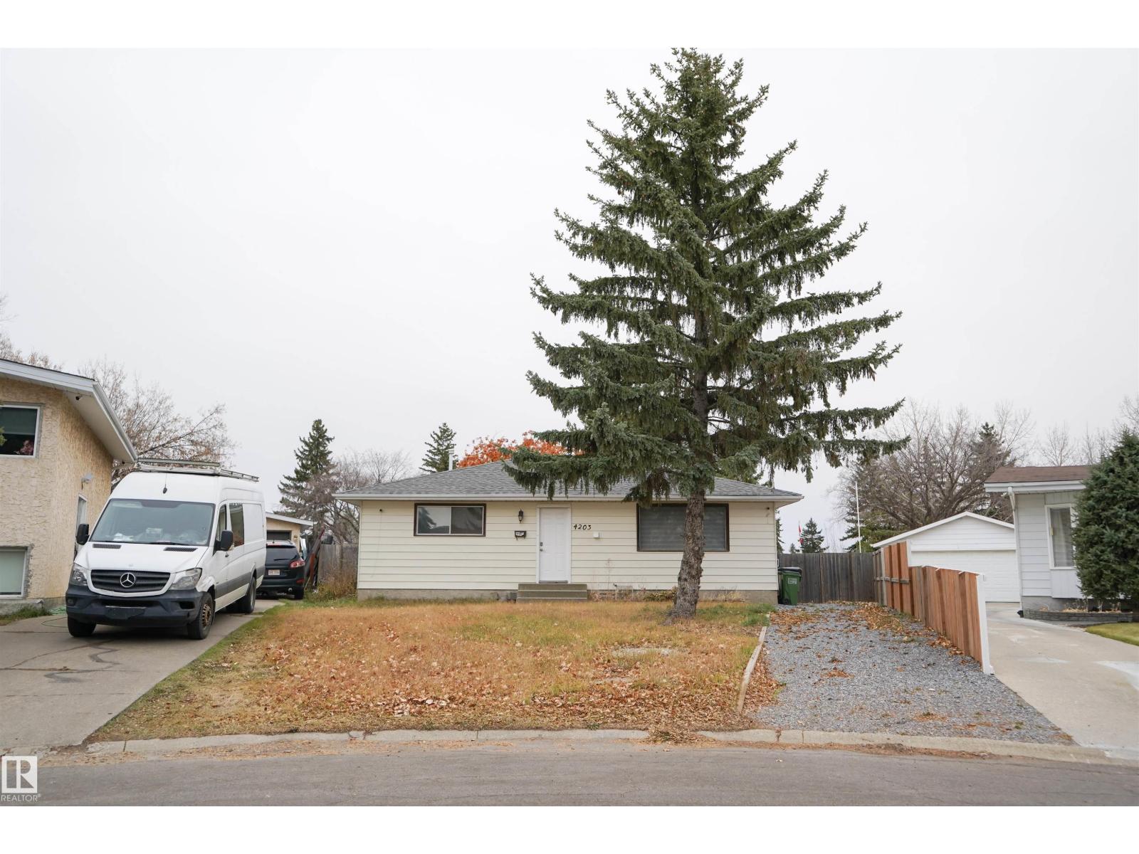 4203 83 St Nw, Edmonton, Alberta  T6K 1C8 - Photo 2 - E4464860