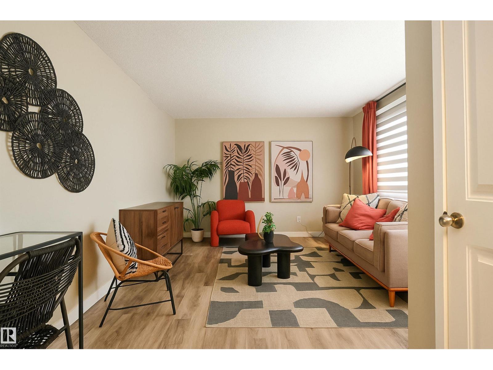 4203 83 St Nw, Edmonton, Alberta  T6K 1C8 - Photo 5 - E4464860