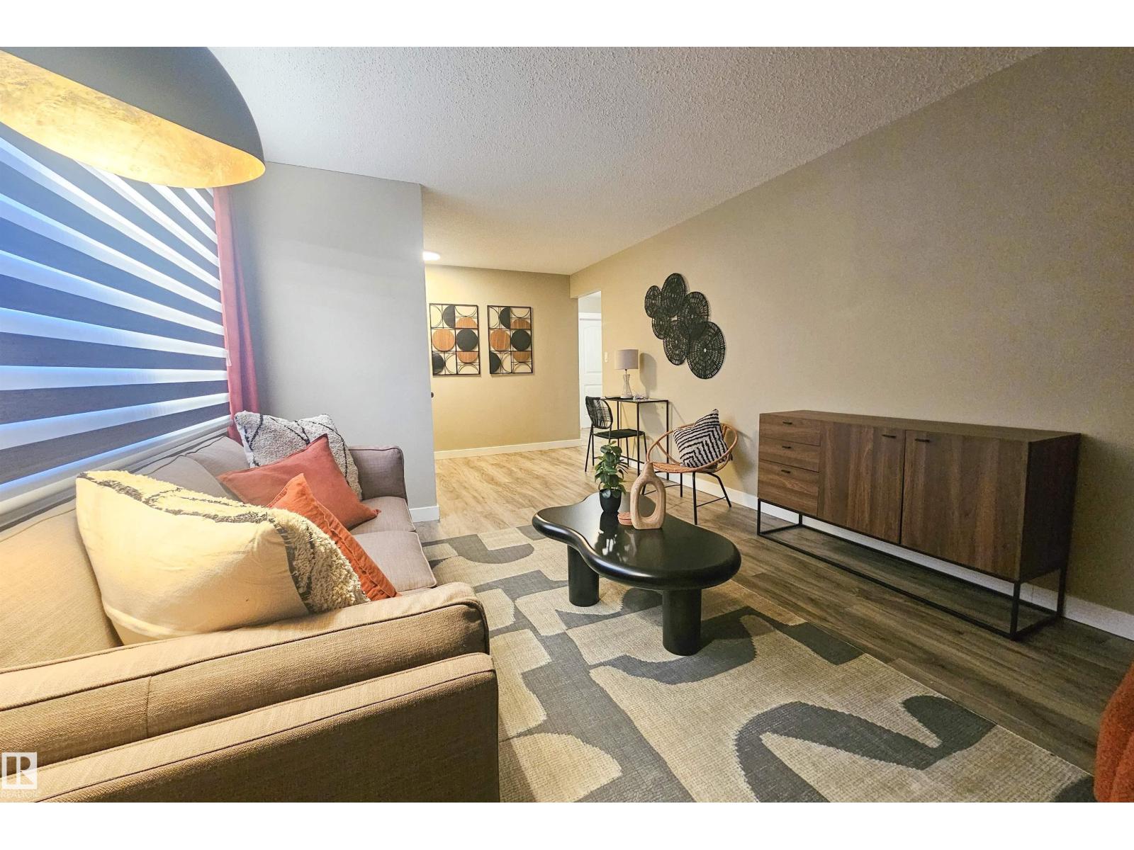 4203 83 St Nw, Edmonton, Alberta  T6K 1C8 - Photo 7 - E4464860