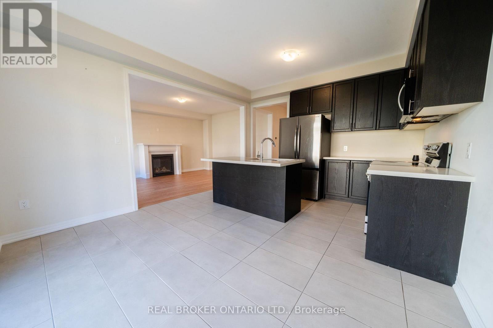 6 Northrop Upper Avenue N, Ajax, Ontario L1B 1G9 - Photo 12 - E12510306