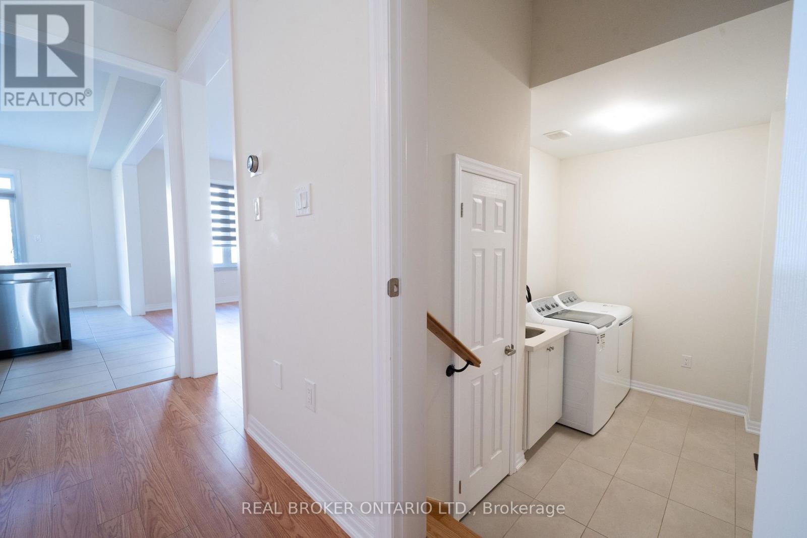 6 Northrop Upper Avenue N, Ajax, Ontario L1B 1G9 - Photo 16 - E12510306