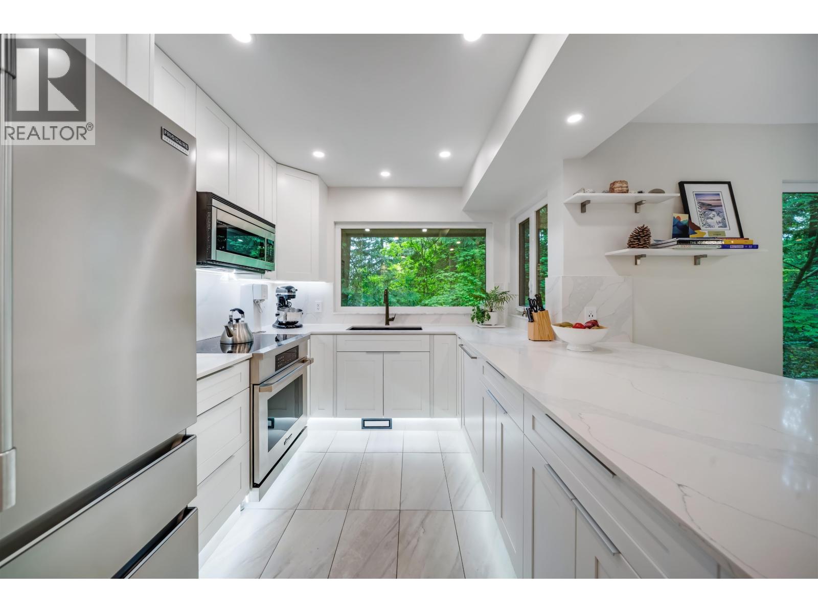 867 Frederick Road, North Vancouver, British Columbia  V7K 2Y5 - Photo 6 - R3065354