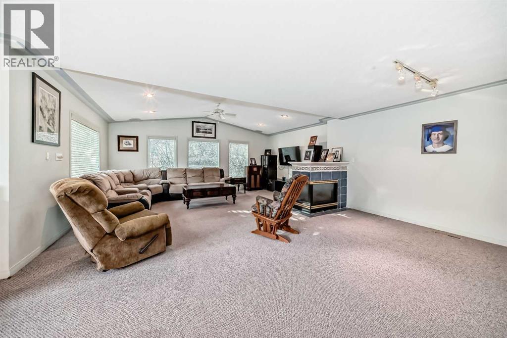 17 College Park Place, Red Deer, Alberta  T4P 0M7 - Photo 21 - A2268092