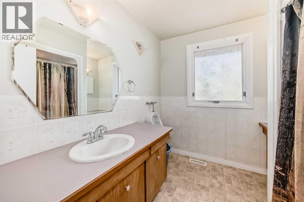 17 College Park Place, Red Deer, Alberta  T4P 0M7 - Photo 30 - A2268092