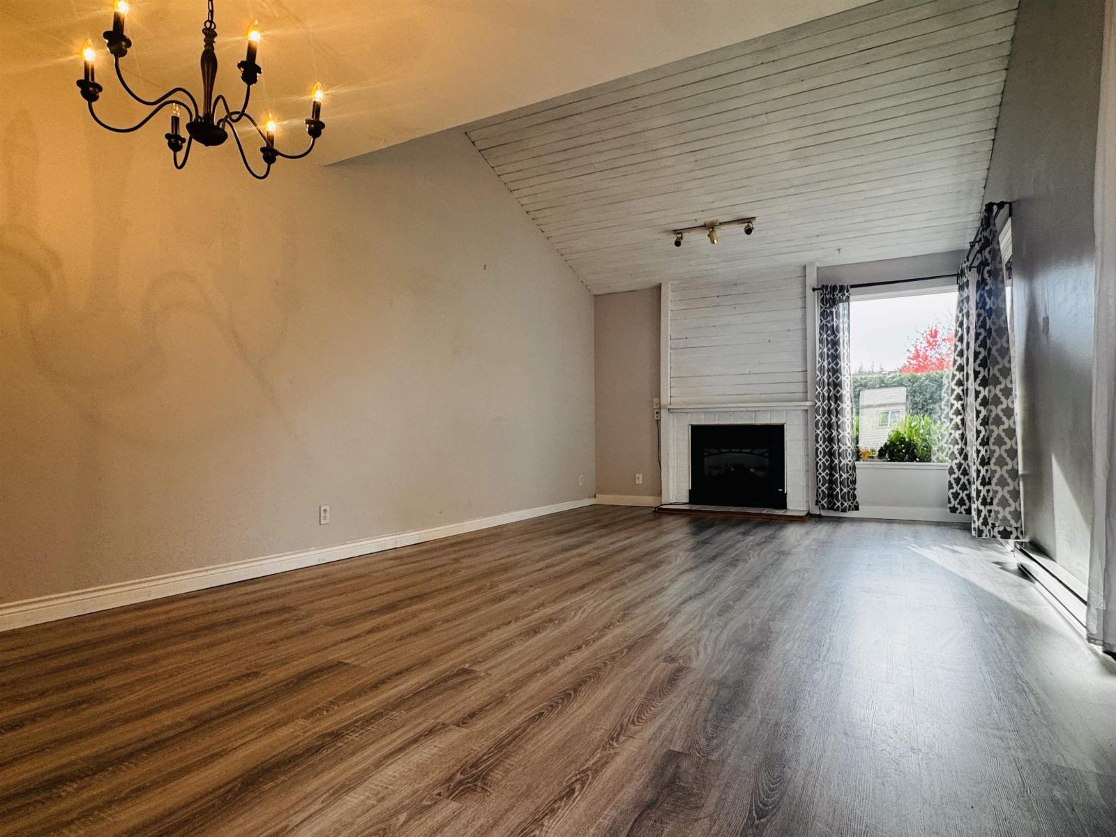 6211 W Greenside Drive, Surrey, British Columbia  V3S 5M8 - Photo 3 - R3065092