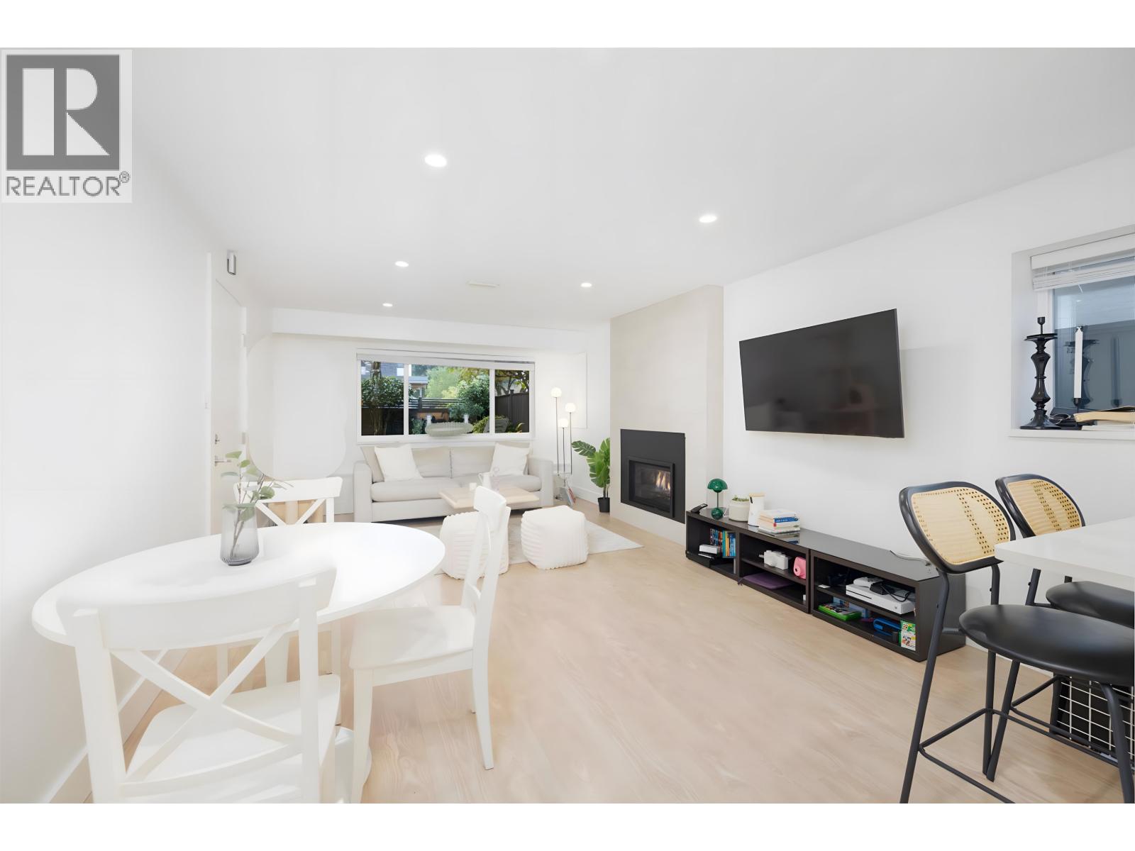 1709 Philip Avenue, North Vancouver, British Columbia  V7P 2V9 - Photo 6 - R3064141